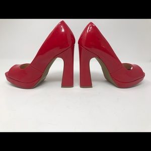 DIVA Lounge Shoes - EUC HOT HOT HOT Red Patten Leather Platforms DIVA Lounge Shoes - EUC HOT HOT HOT Red Patten Leather Platforms